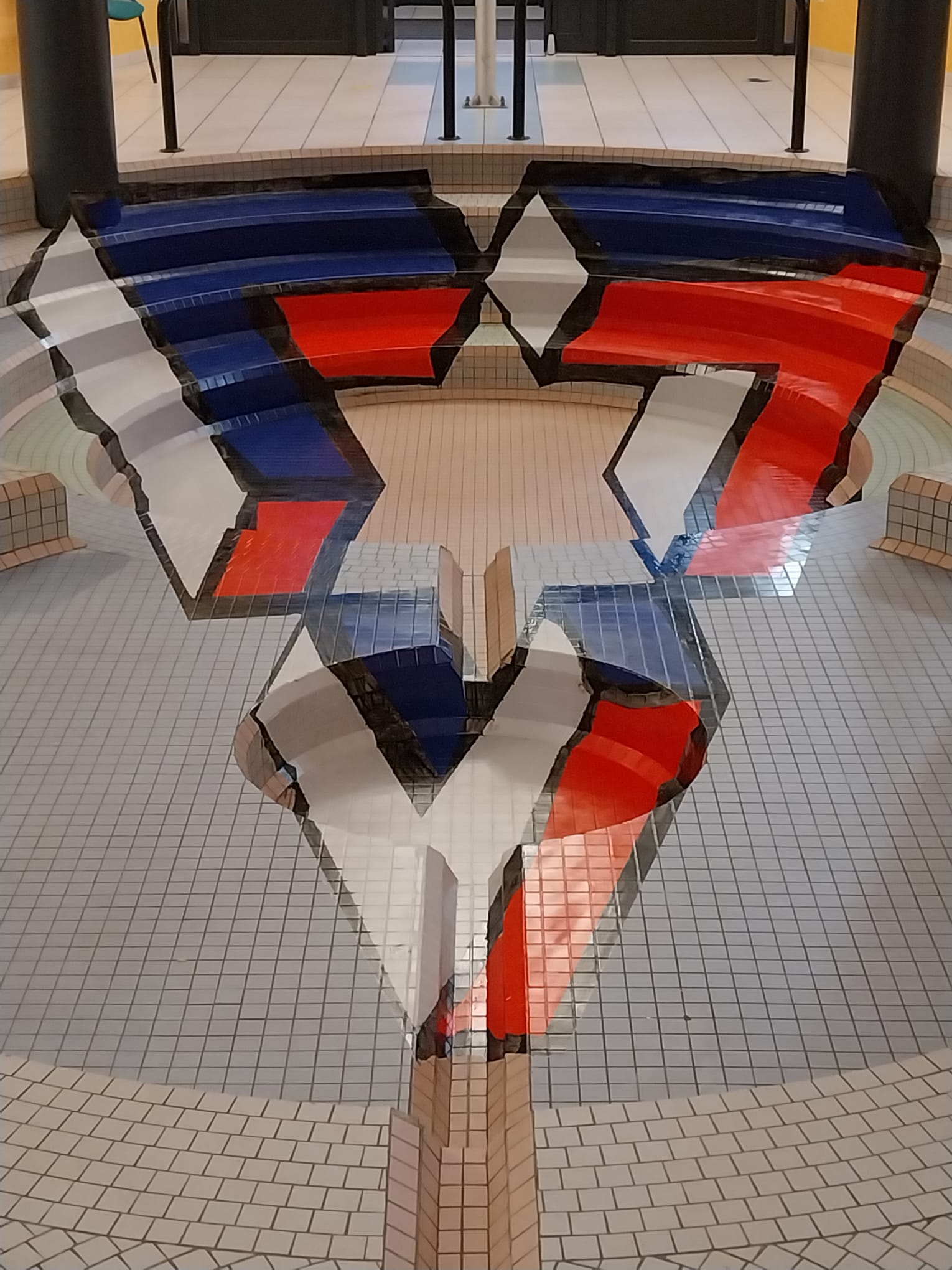 Anamorphose dans le collège